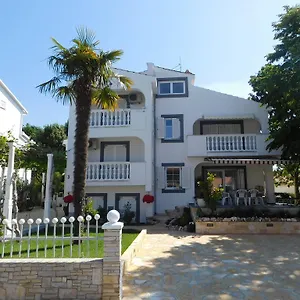 apartments-lucija-pula.pula-hotels.org/