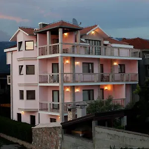 apartments-cetina-stobrec.splithotels.org/