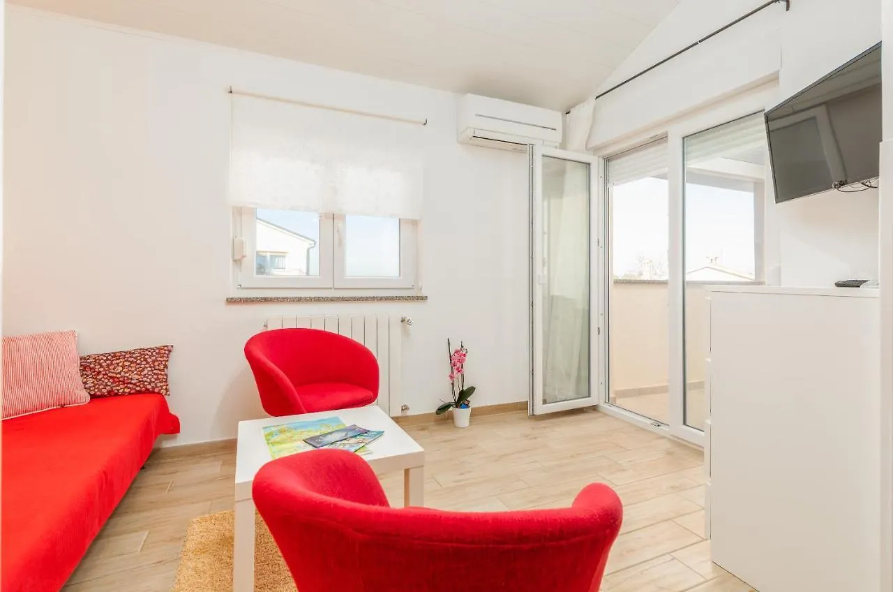 Apartments Hortensia Pula 0*,  Hırvatistan